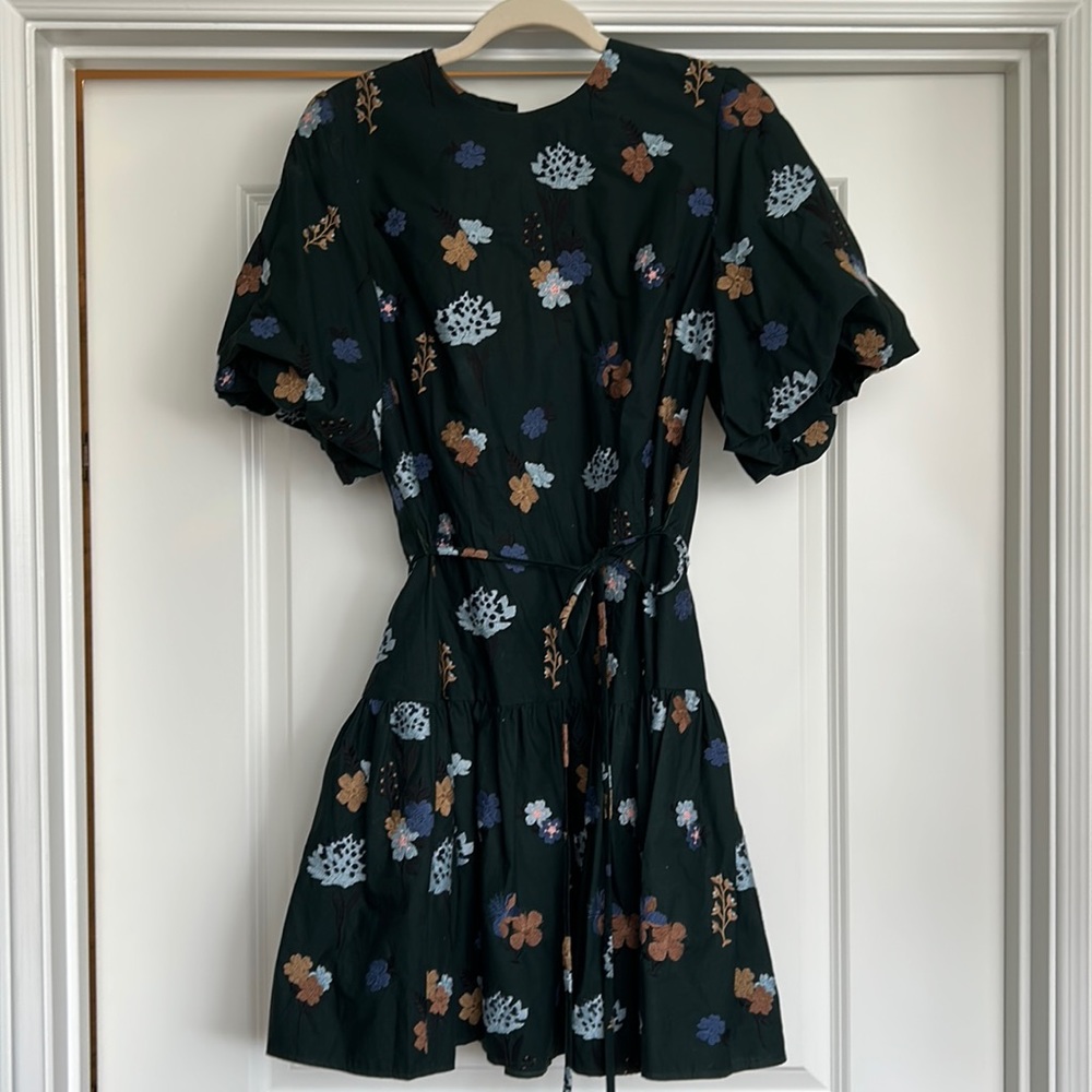 PEARL BY LELA ROSE embroidered flower dress puff sleeves